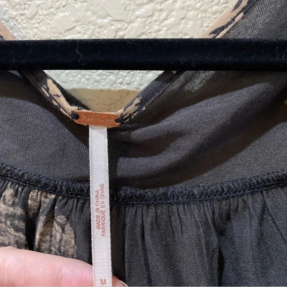 FREE PEOPLE Fiona Wrap Blouse Brown Bohemian Floral Pleated Size Medium - Picture 6 of 9